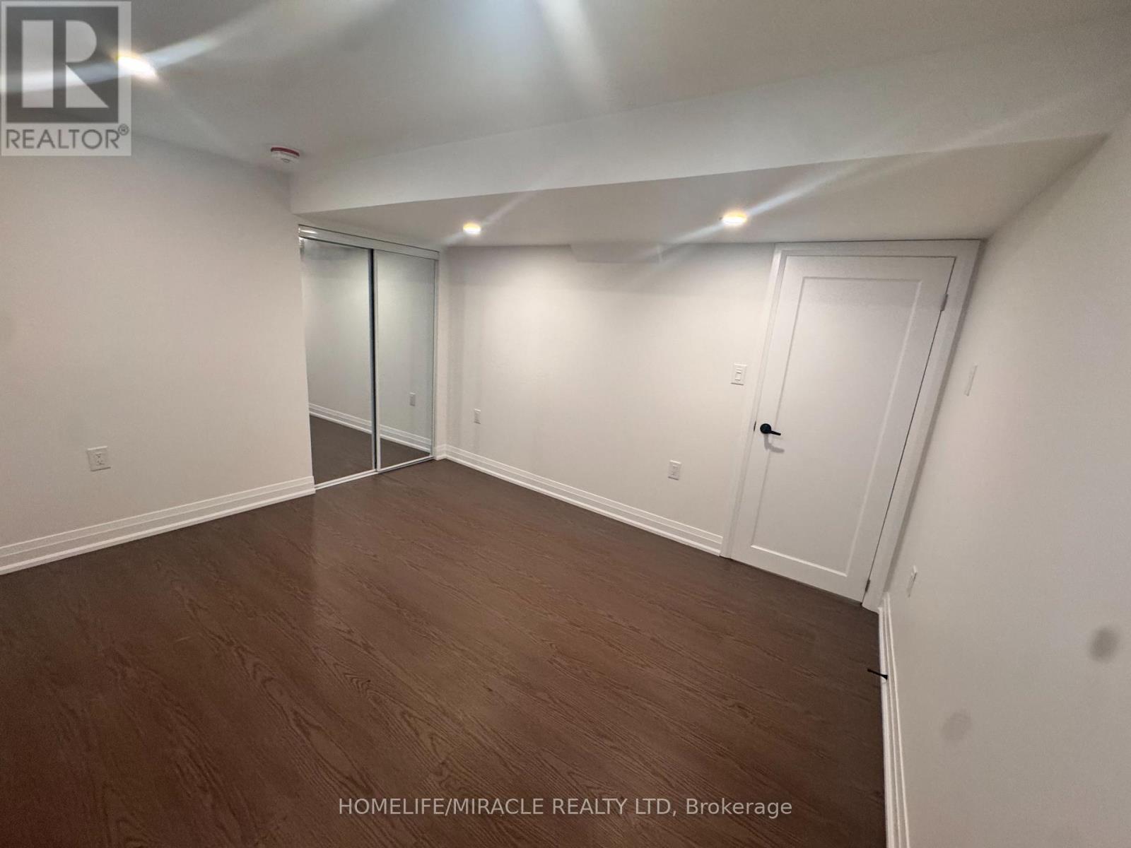 14 Berton Boulevard, Halton Hills, Ontario  L7G 6A5 - Photo 16 - W13680266