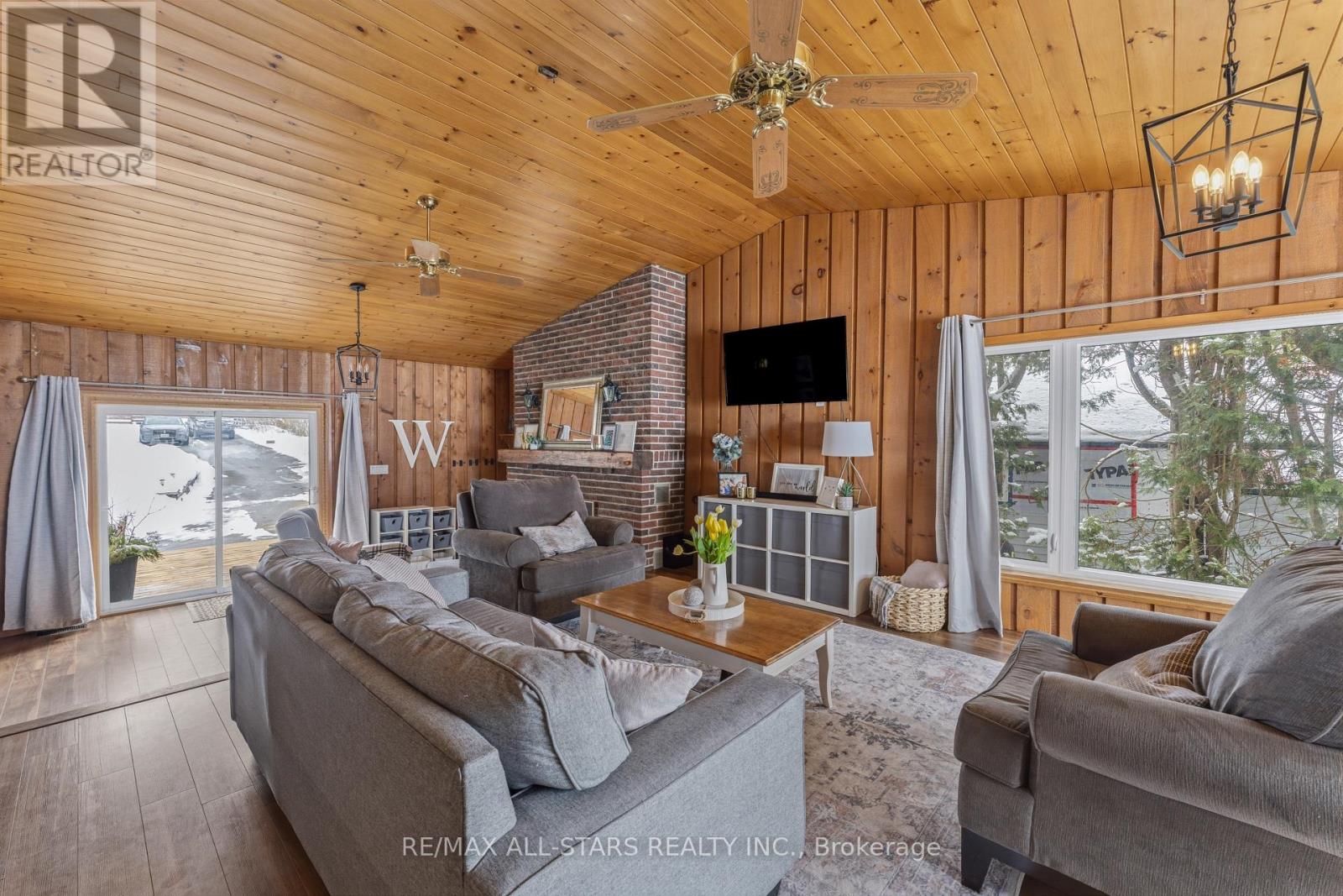 393 Hillside Drive, Kawartha Lakes, Ontario  K0M 1C0 - Photo 6 - X12908596