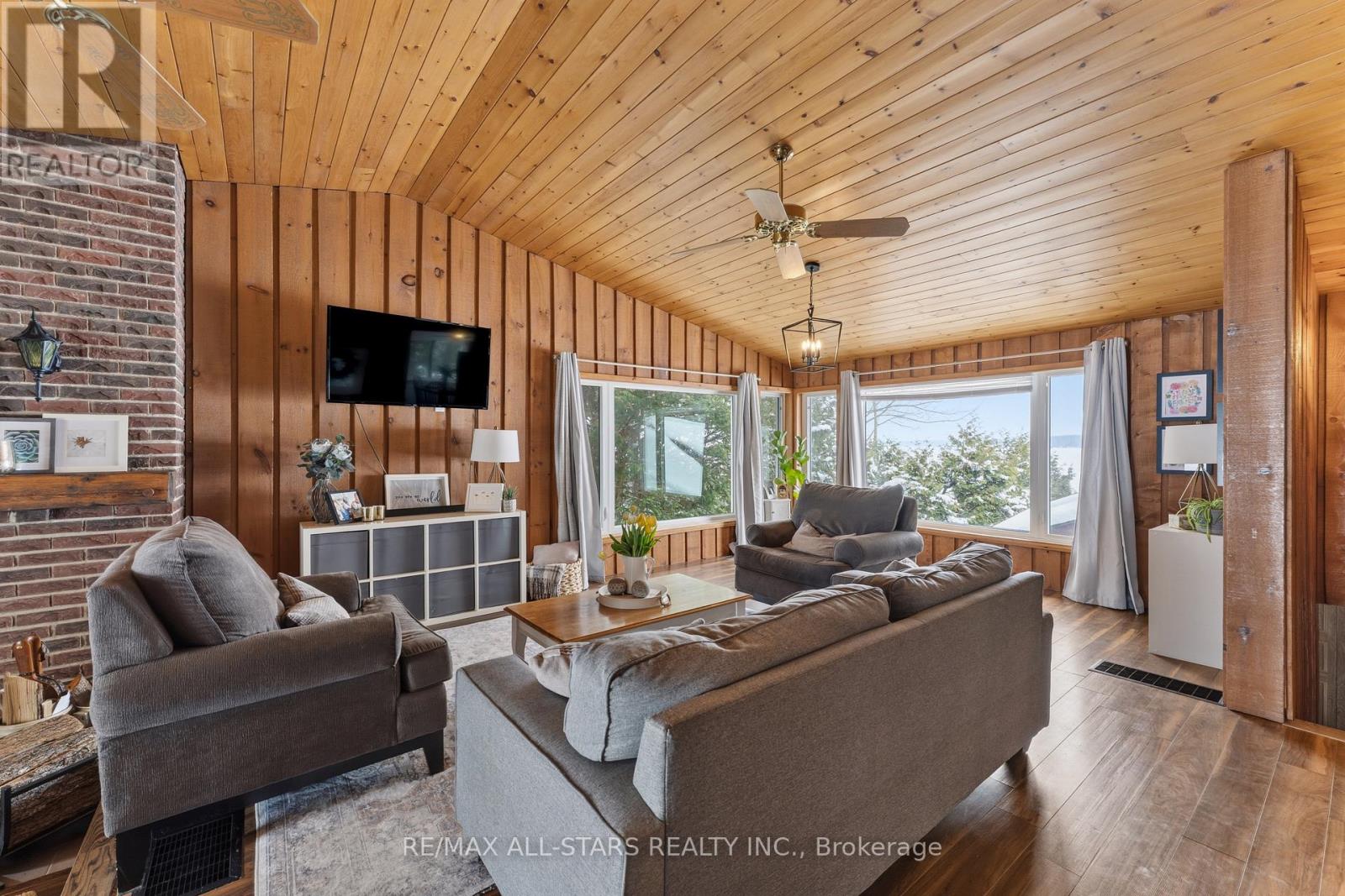 393 Hillside Drive, Kawartha Lakes, Ontario  K0M 1C0 - Photo 9 - X12908596