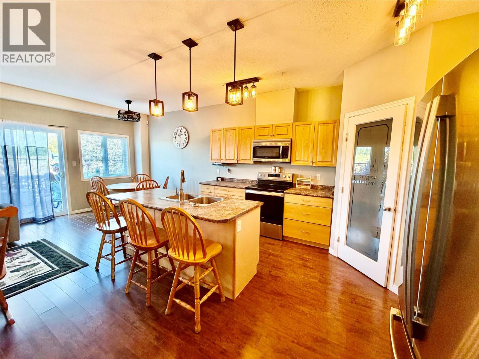 1556 Loran Drive, Dawson Creek, British Columbia  V1G 1B6 - Photo 3 - 10397796