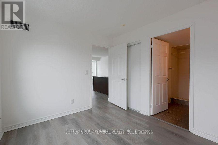 409 - 60 Fairfax Crescent, Toronto, Ontario  M1L 0E1 - Photo 8 - E13524364
