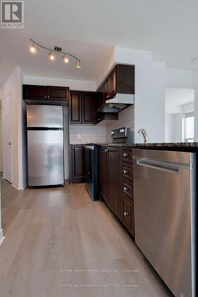 409 - 60 Fairfax Crescent, Toronto, Ontario  M1L 0E1 - Photo 3 - E13524364