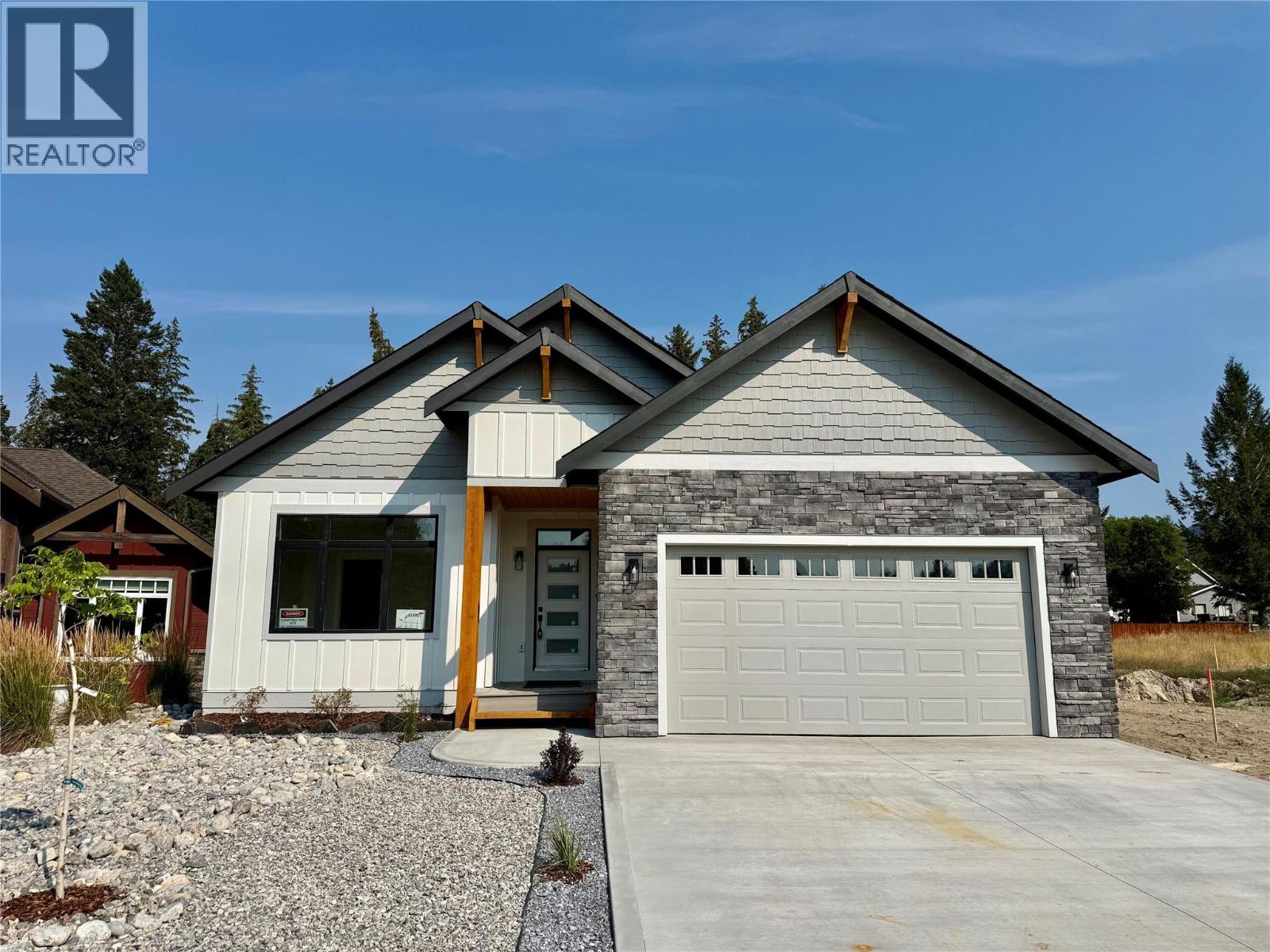 1814 Foxwood Trail, Windermere, British Columbia