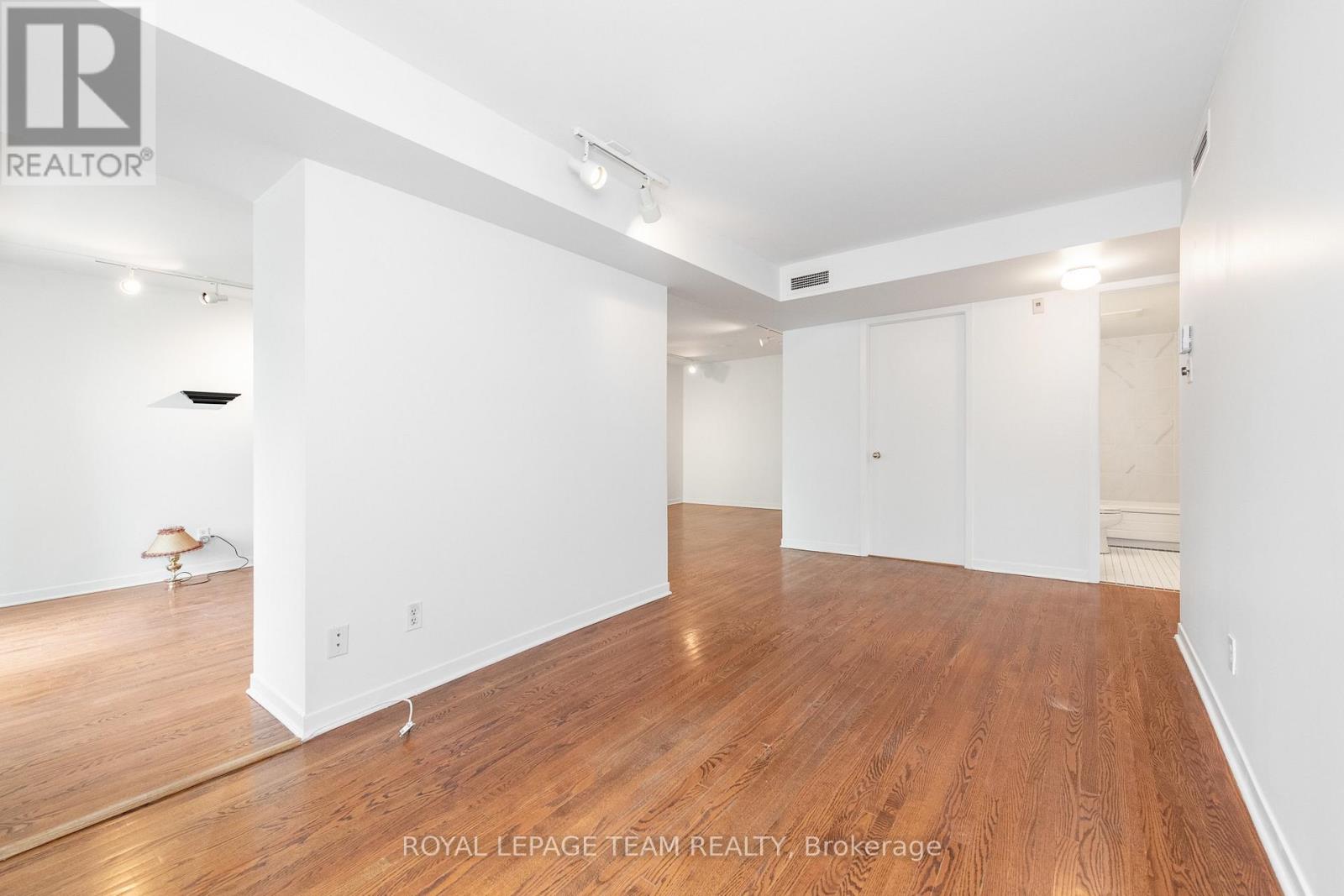 105 - 939 North River Road, Ottawa, Ontario  K1K 4M9 - Photo 16 - X13680286