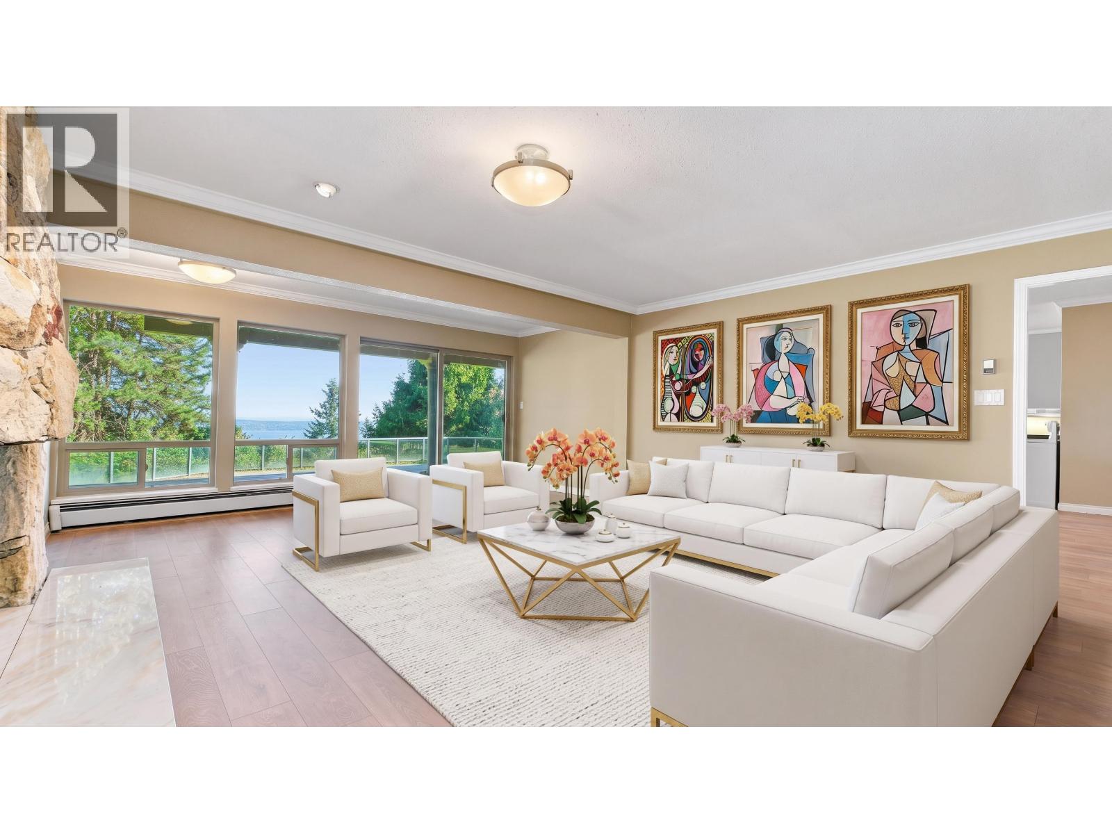 Lower 2426 WESTHILL COURT, West Vancouver, British Columbia
