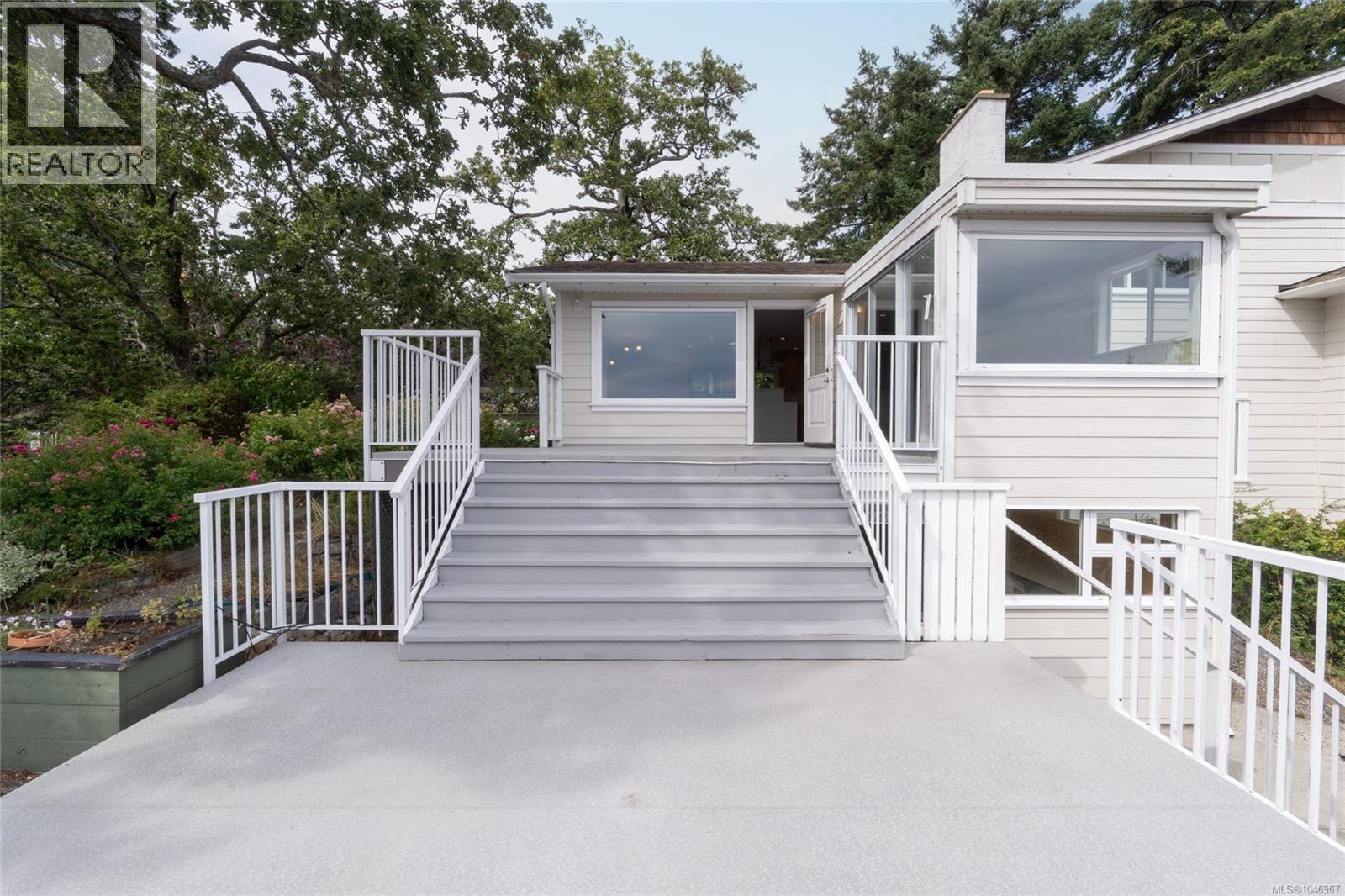 253/255 Heddle Ave, View Royal, British Columbia  V9B 1T9 - Photo 13 - 1046967