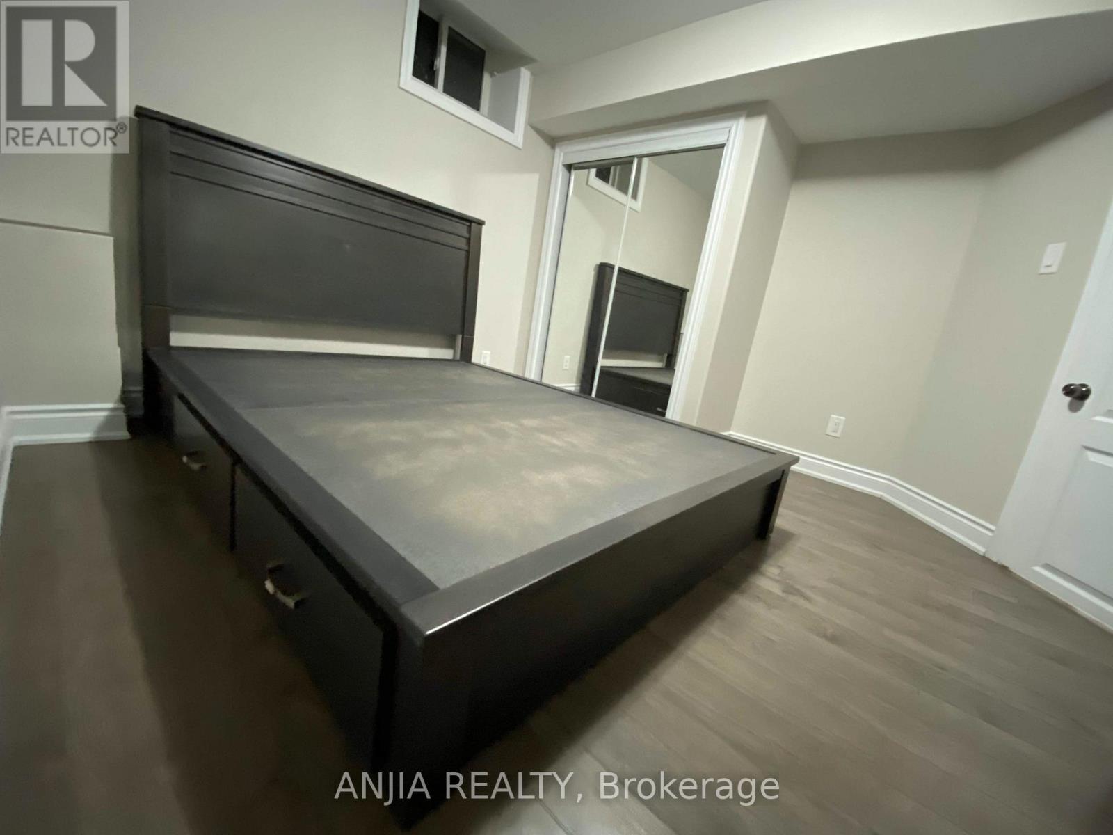 46 Rampart Drive, Brampton, Ontario  L6P 2Z1 - Photo 10 - W13680294