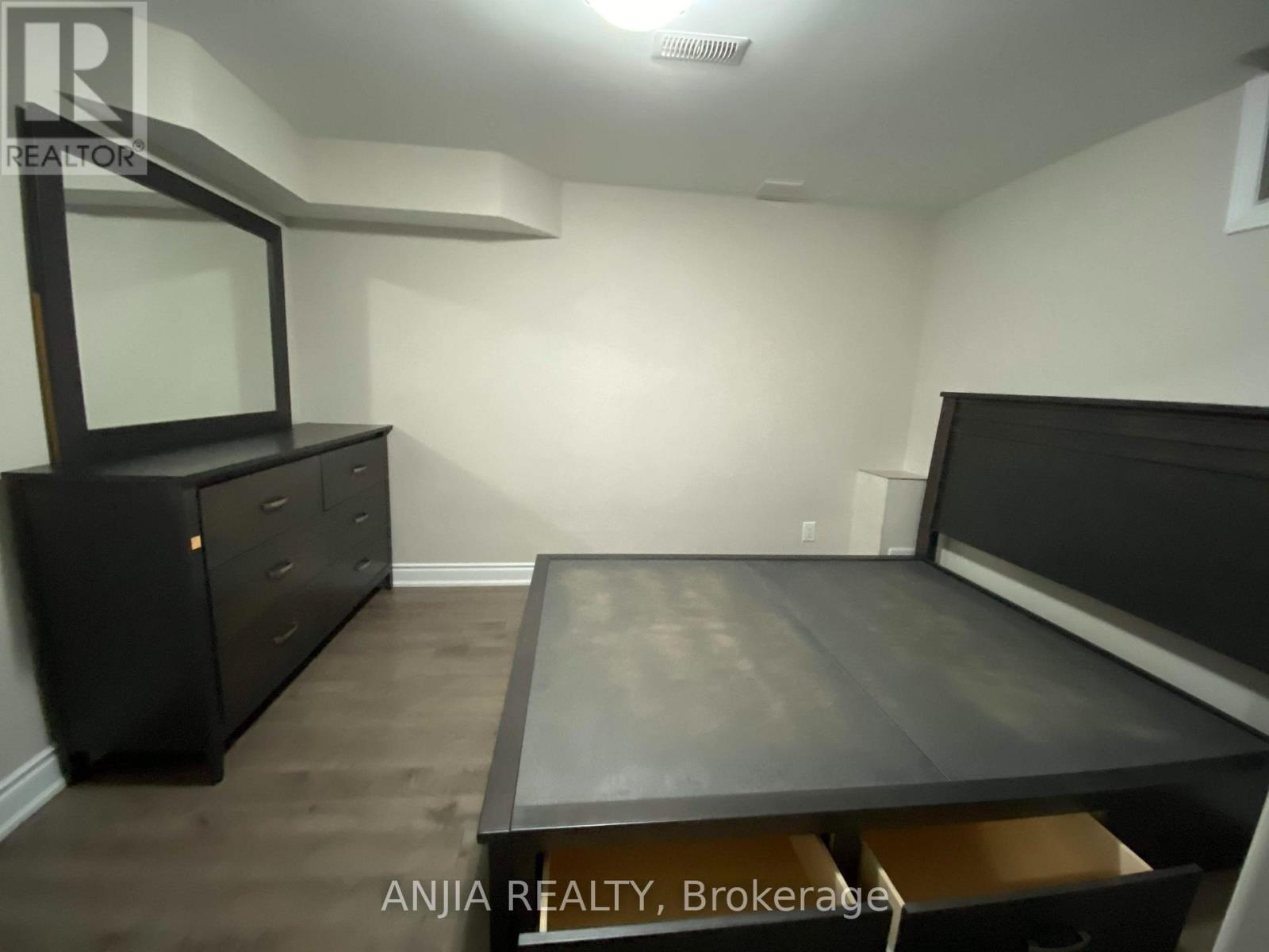46 Rampart Drive, Brampton, Ontario  L6P 2Z1 - Photo 11 - W13680294