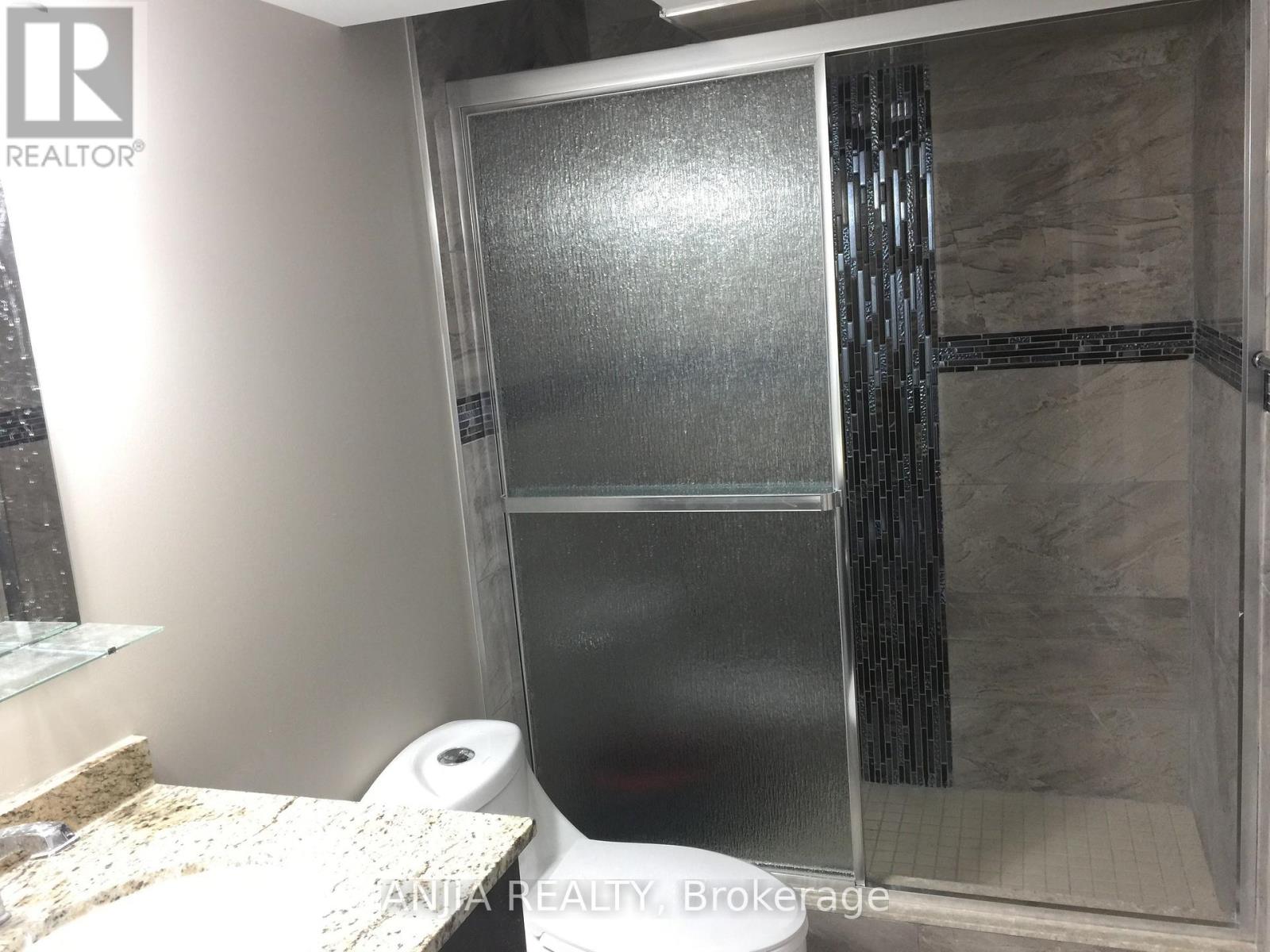 46 Rampart Drive, Brampton, Ontario  L6P 2Z1 - Photo 7 - W13680294