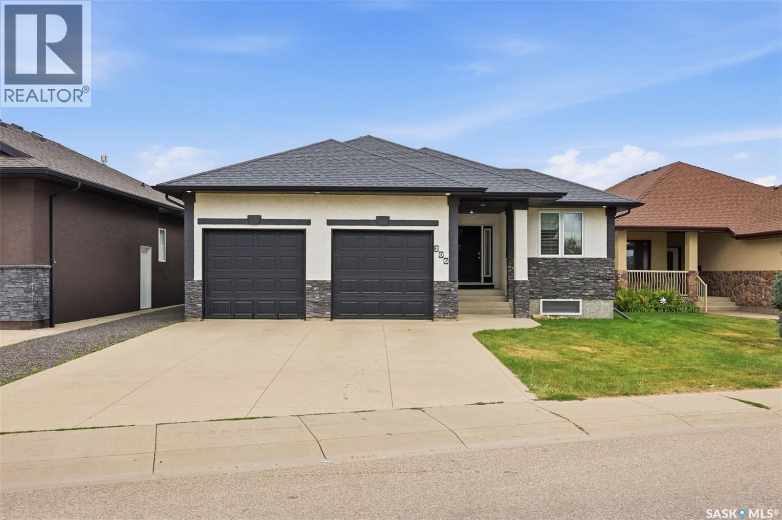 206 Muzyka ROAD, Saskatoon, Saskatchewan