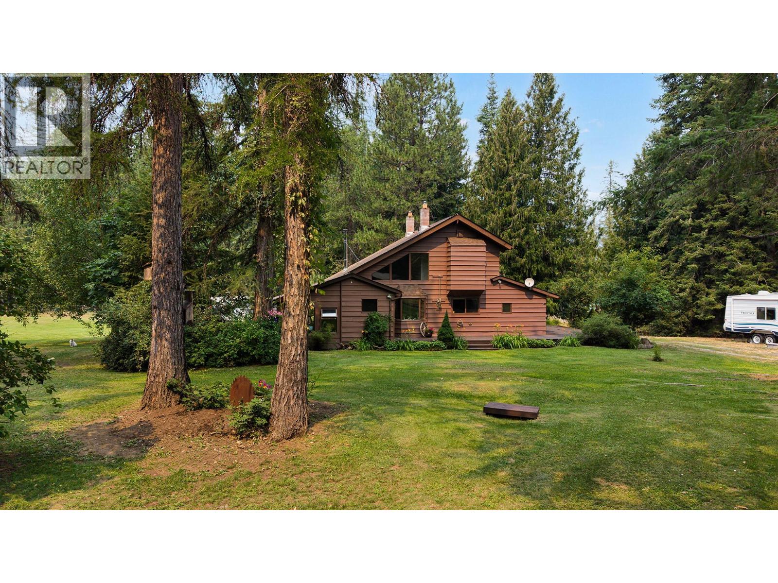 5724 Crystal Road, Kitchener, British Columbia  V0B 1W1 - Photo 3 - 10397574