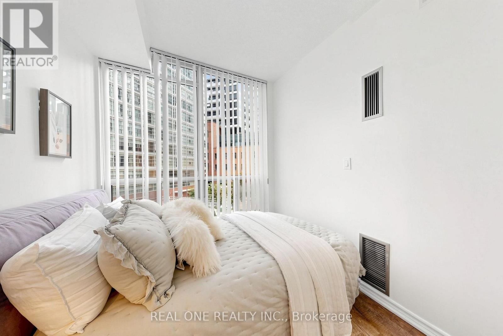 306 - 24 Wellesley Street W, Toronto, Ontario  M4Y 2X6 - Photo 35 - C13680310