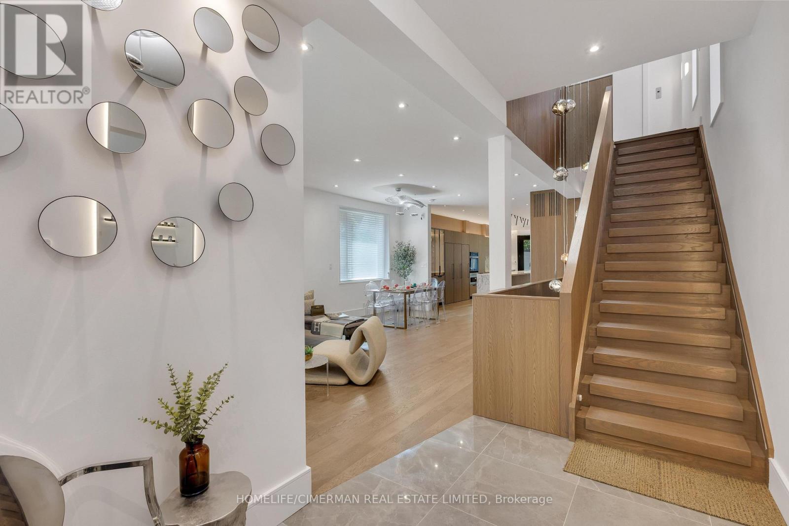 124 Lyndhurst Avenue, Toronto, Ontario  M5R 2Z9 - Photo 3 - C13680314