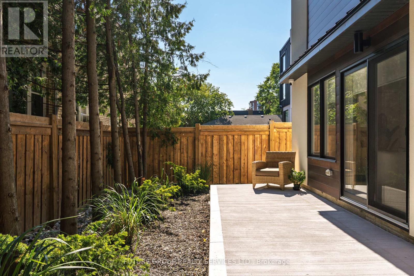 Unit 5 - 103 Cavell Avenue, Toronto, Ontario  M8V 1P5 - Photo 2 - W13680308