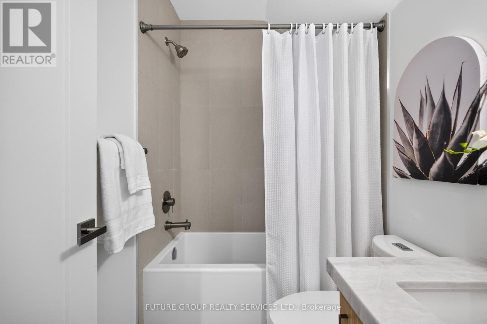 Unit 5 - 103 Cavell Avenue, Toronto, Ontario  M8V 1P5 - Photo 32 - W13680308