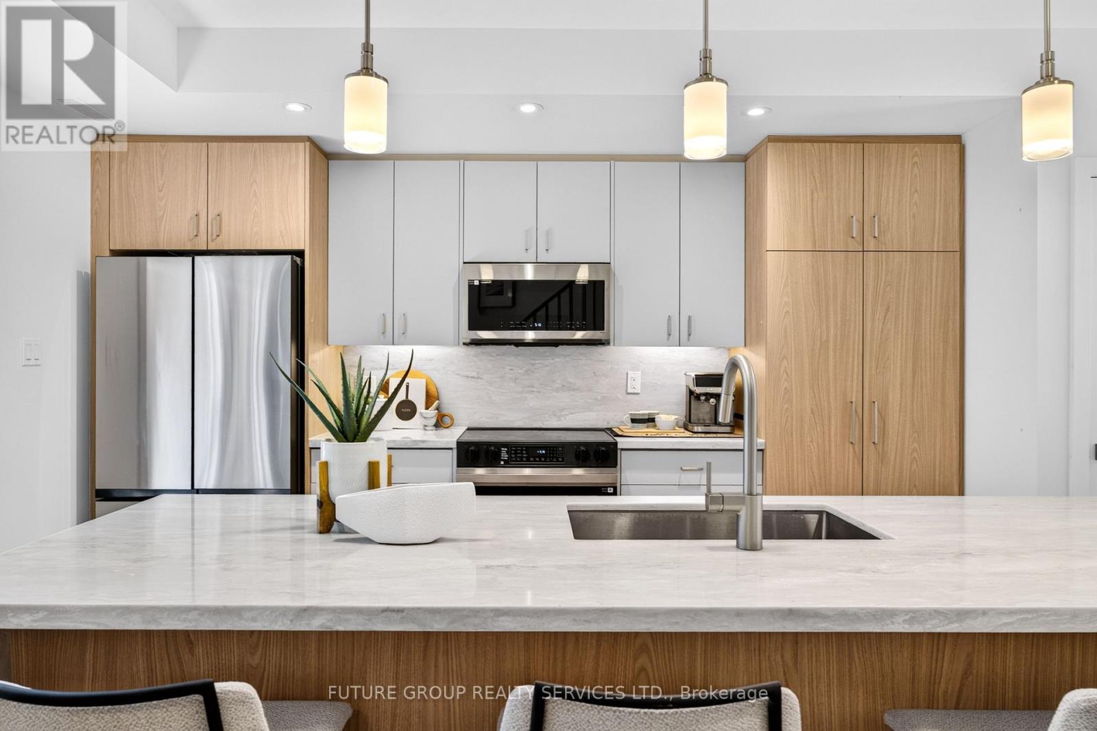 Unit 5 - 103 Cavell Avenue, Toronto, Ontario  M8V 1P5 - Photo 6 - W13680308