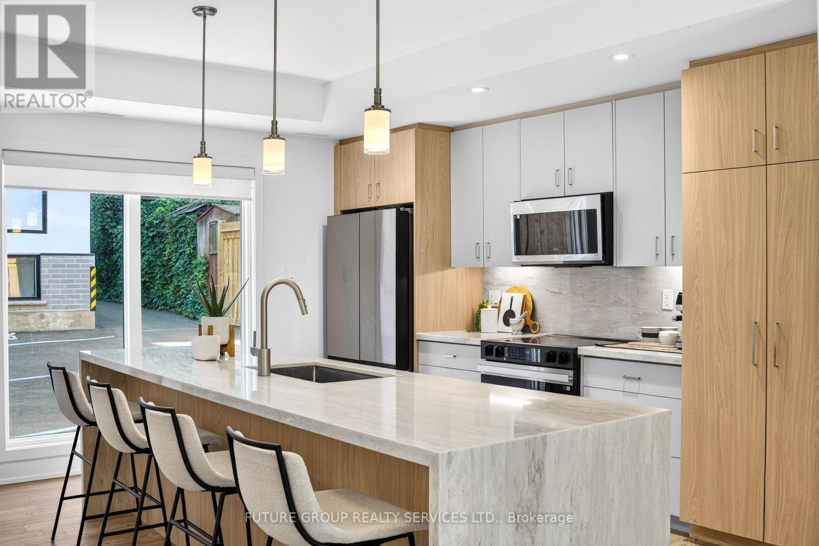 Unit 5 - 103 Cavell Avenue, Toronto, Ontario  M8V 1P5 - Photo 8 - W13680308
