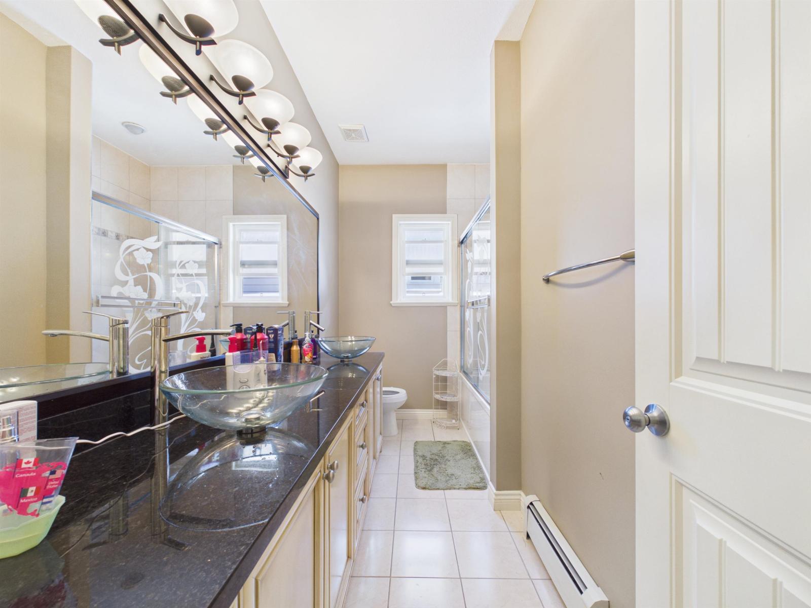 8690 E Tulsy Crescent, Surrey, British Columbia  V3W 7A4 - Photo 39 - R3156073