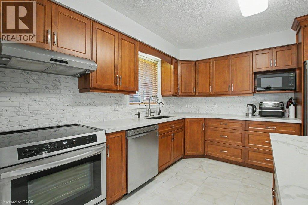 568 Robert Ferrie Drive, Kitchener, Ontario  N2P 2T8 - Photo 13 - 40855795