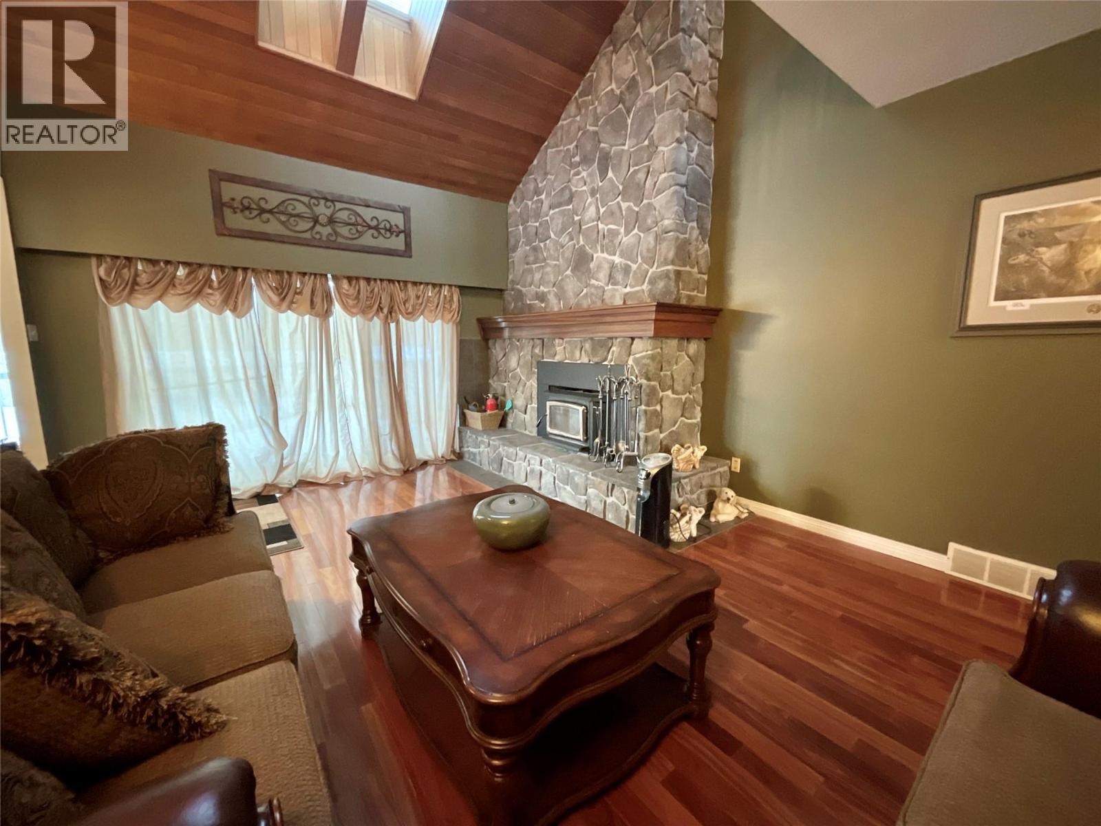 12 Collier Place, Tumbler Ridge, British Columbia  V0C 2W0 - Photo 17 - 10368938