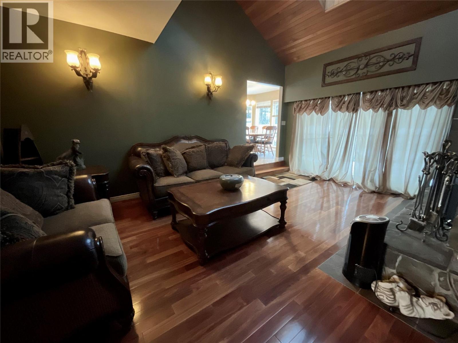 12 Collier Place, Tumbler Ridge, British Columbia  V0C 2W0 - Photo 14 - 10368938