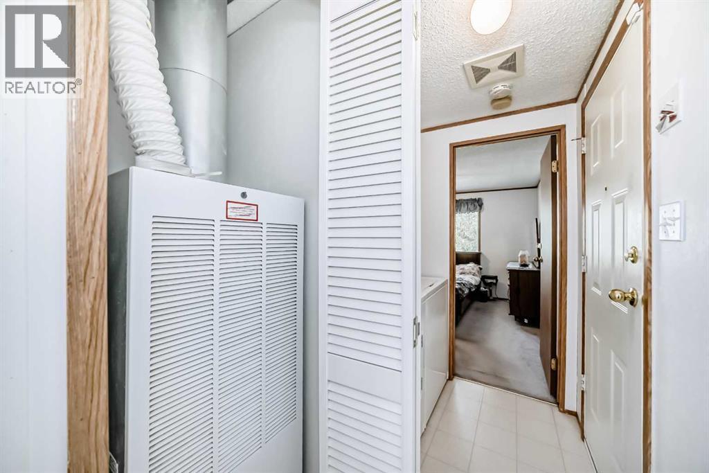 300, 3223 83 Street Nw, Calgary, Alberta  T3B 5N7 - Photo 39 - A2319081