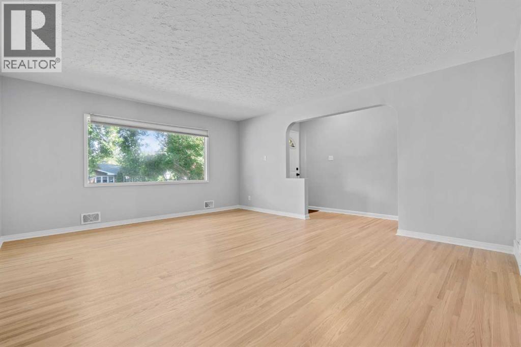 15 Hunter Street Nw, Calgary, Alberta  T2K 2B8 - Photo 9 - A2330026