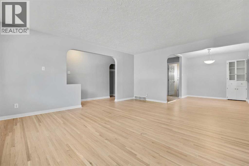 15 Hunter Street Nw, Calgary, Alberta  T2K 2B8 - Photo 12 - A2330026