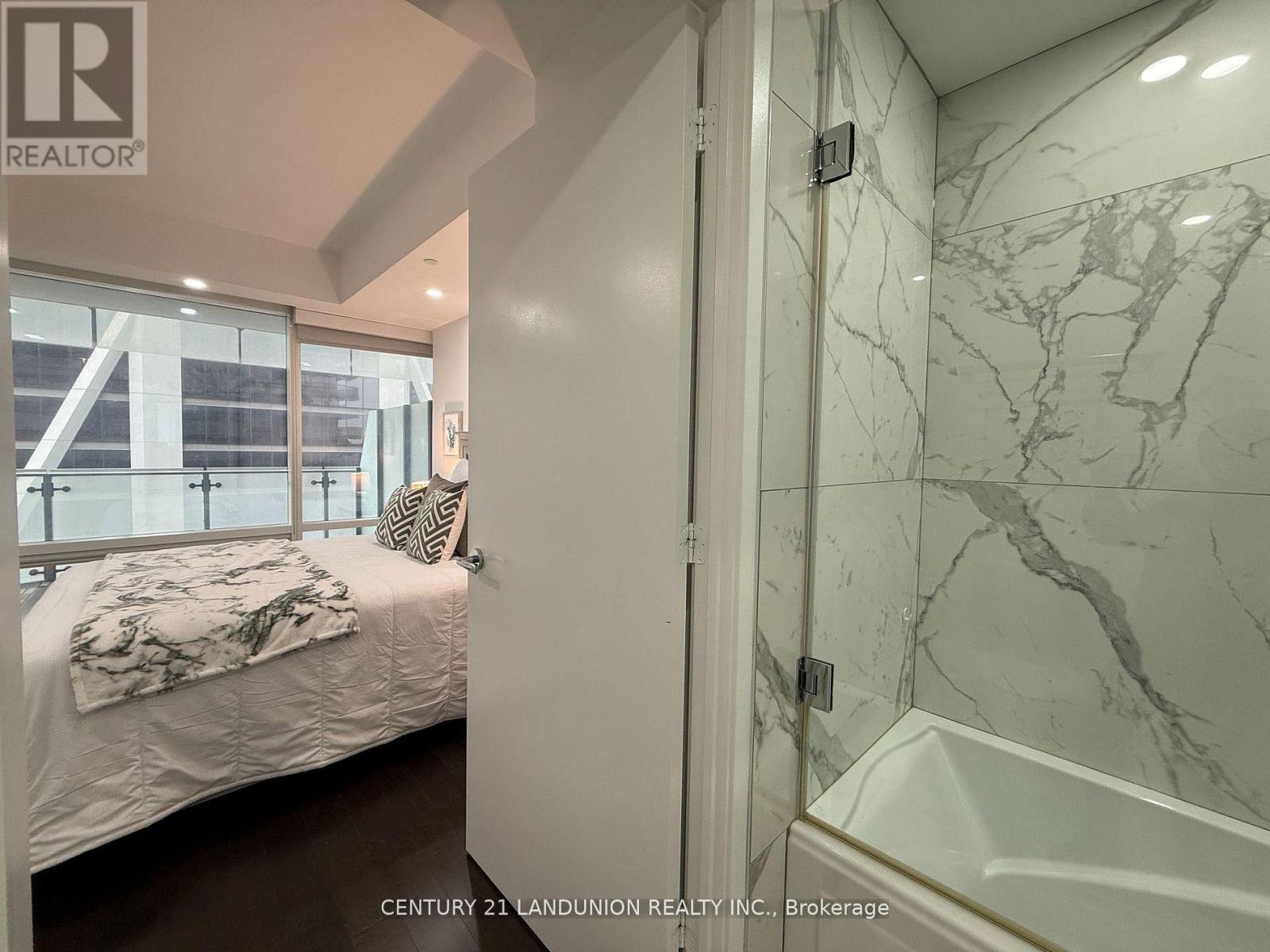 1508 - 1 Bloor Street E, Toronto, Ontario  M4W 0A8 - Photo 19 - C13680334