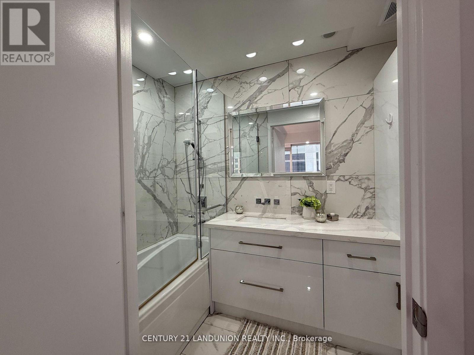 1508 - 1 Bloor Street E, Toronto, Ontario  M4W 0A8 - Photo 22 - C13680334