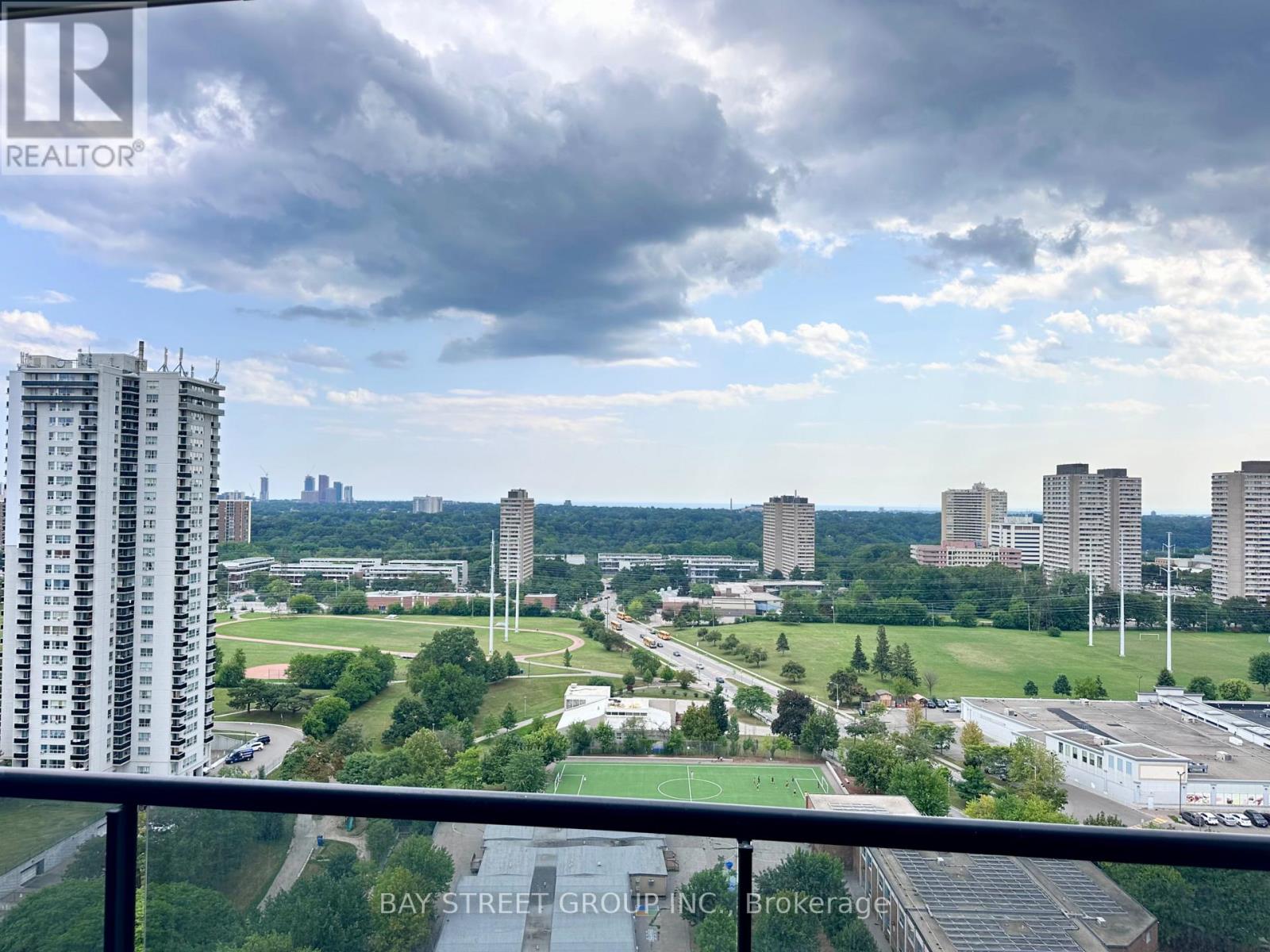 1909 - 15 DAVID SALOMON DRIVE, Toronto, Ontario