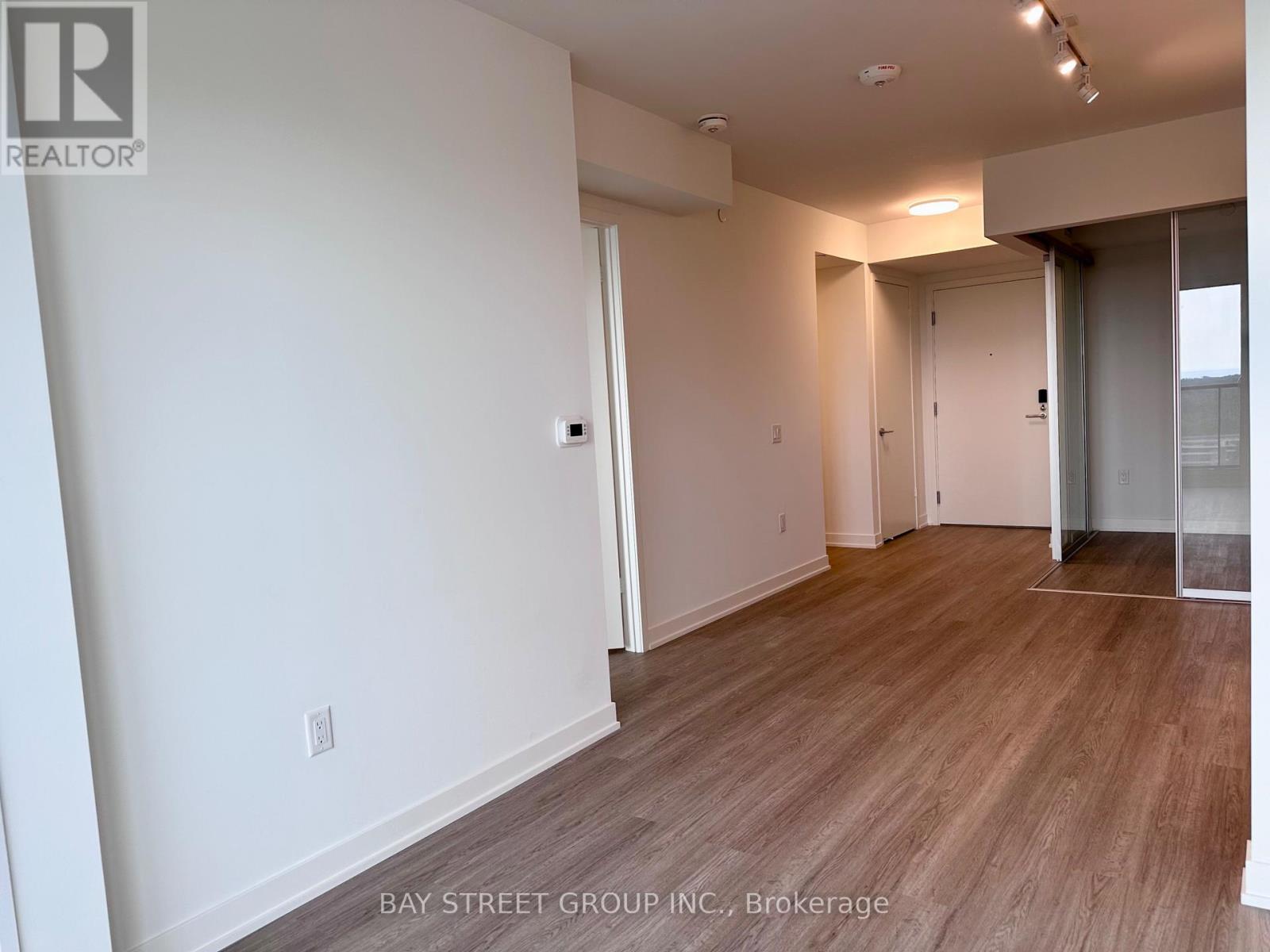 1909 - 15 David Salomon Drive, Toronto, Ontario  M3C 1E7 - Photo 6 - C13680356