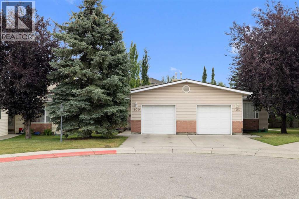100 Dovista Court Se, Calgary, Alberta T2B 3P4 - Photo 1 - A2337638