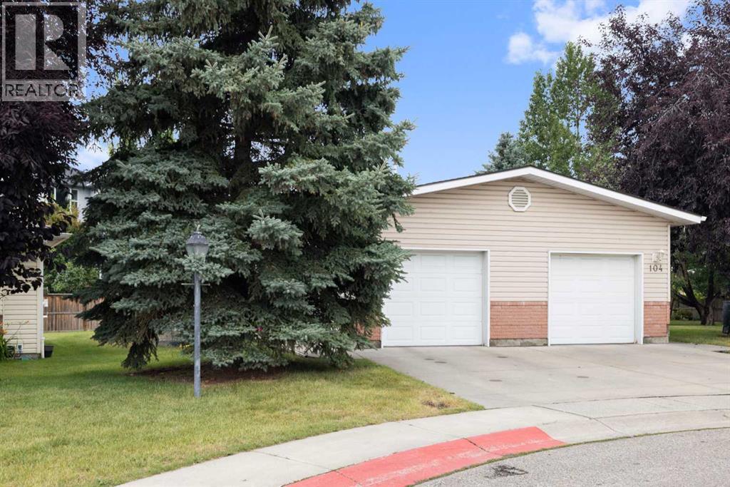 100 Dovista Court Se, Calgary, Alberta T2B 3P4 - Photo 33 - A2337638