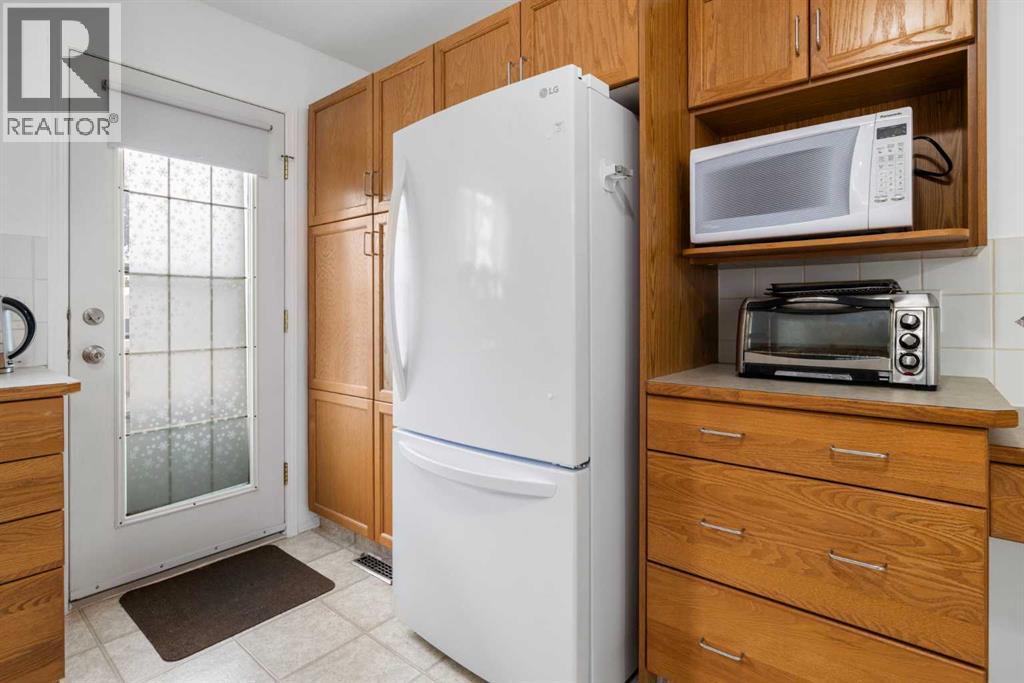 100 Dovista Court Se, Calgary, Alberta T2B 3P4 - Photo 17 - A2337638