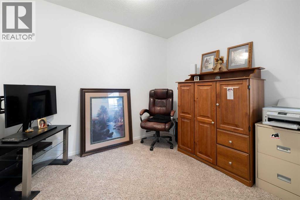100 Dovista Court Se, Calgary, Alberta T2B 3P4 - Photo 4 - A2337638