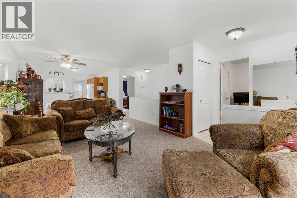 100 Dovista Court Se, Calgary, Alberta T2B 3P4 - Photo 9 - A2337638