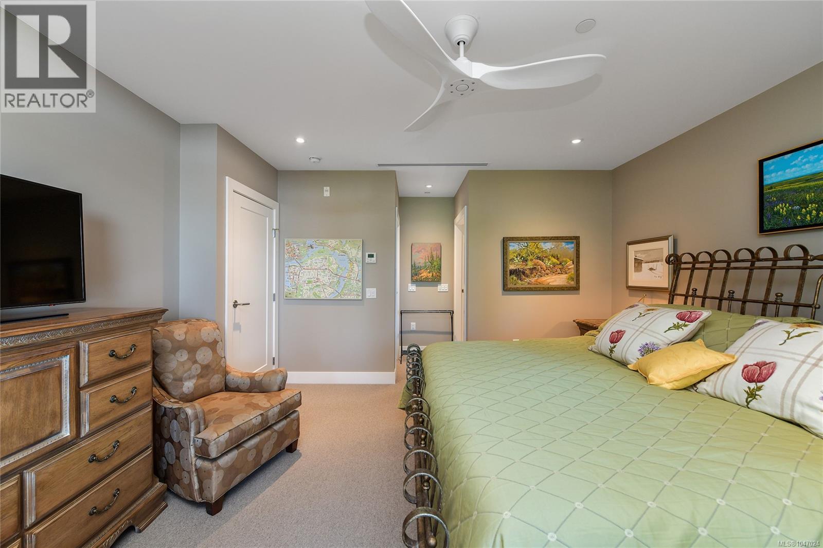 506 5388 Hill Rise Terr, Saanich, British Columbia  V8Y 3K3 - Photo 33 - 1047024