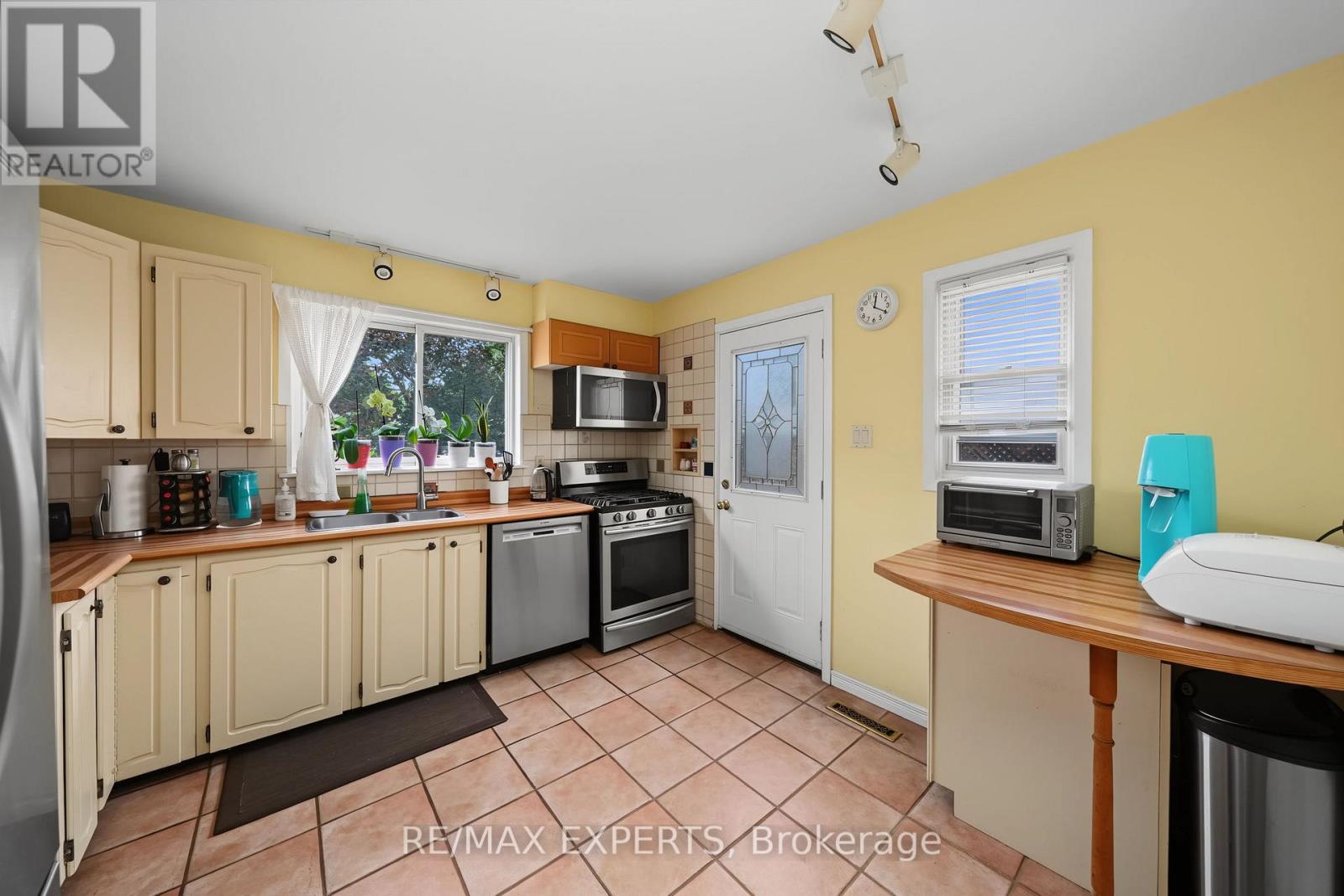 71 Dogwood Crescent, Toronto, Ontario  M1P 3N5 - Photo 18 - E13680360