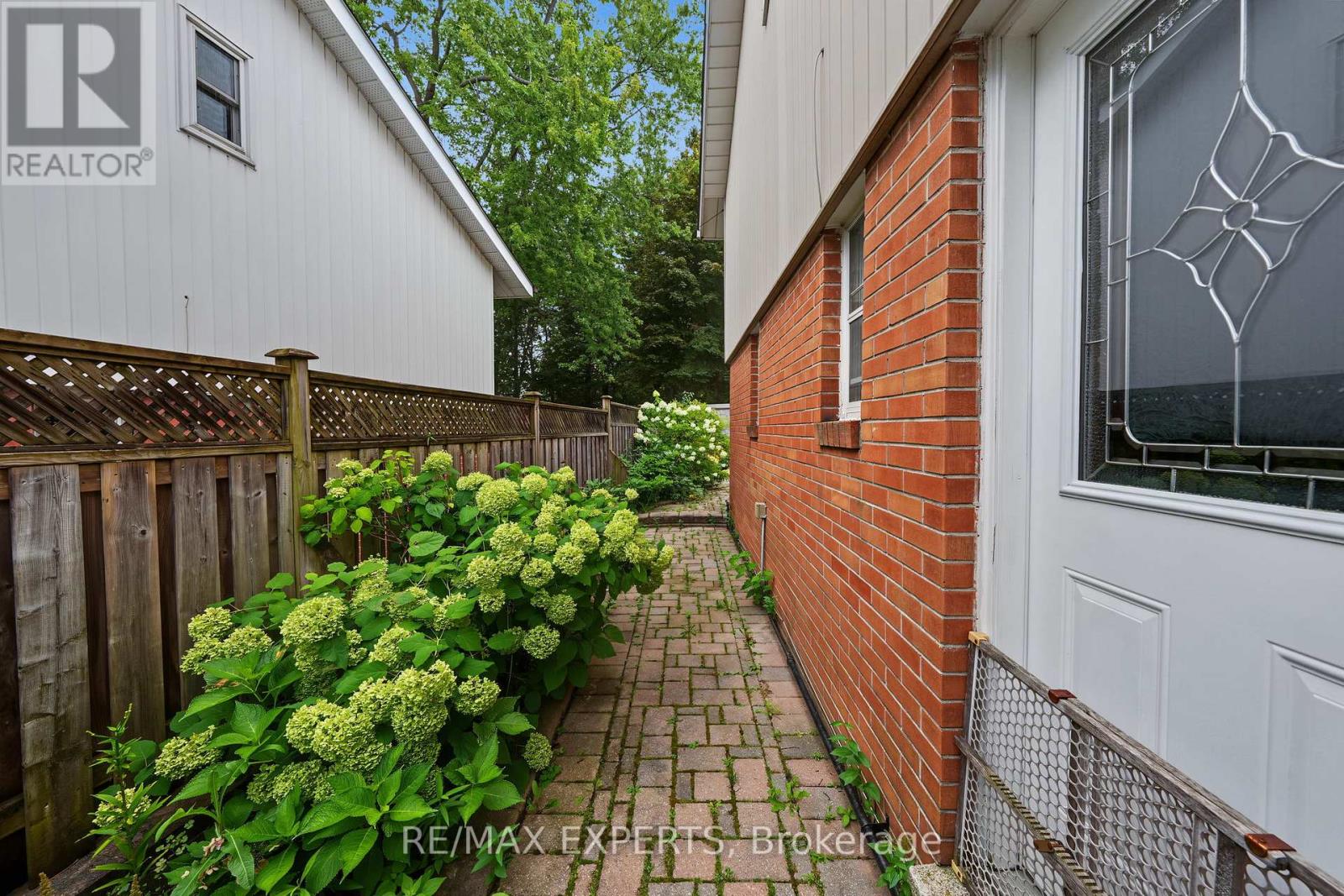 71 Dogwood Crescent, Toronto, Ontario  M1P 3N5 - Photo 38 - E13680360