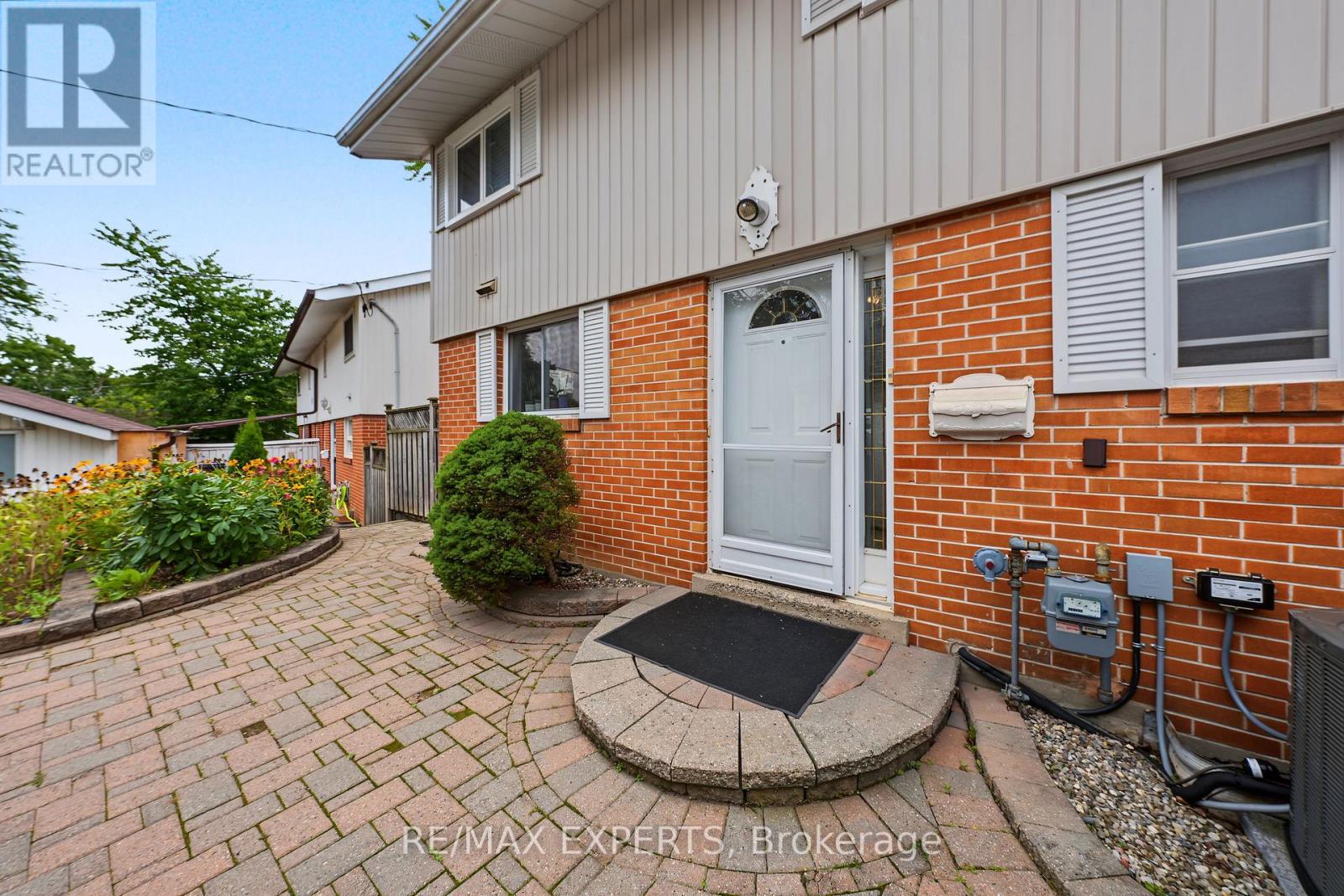 71 Dogwood Crescent, Toronto, Ontario  M1P 3N5 - Photo 6 - E13680360