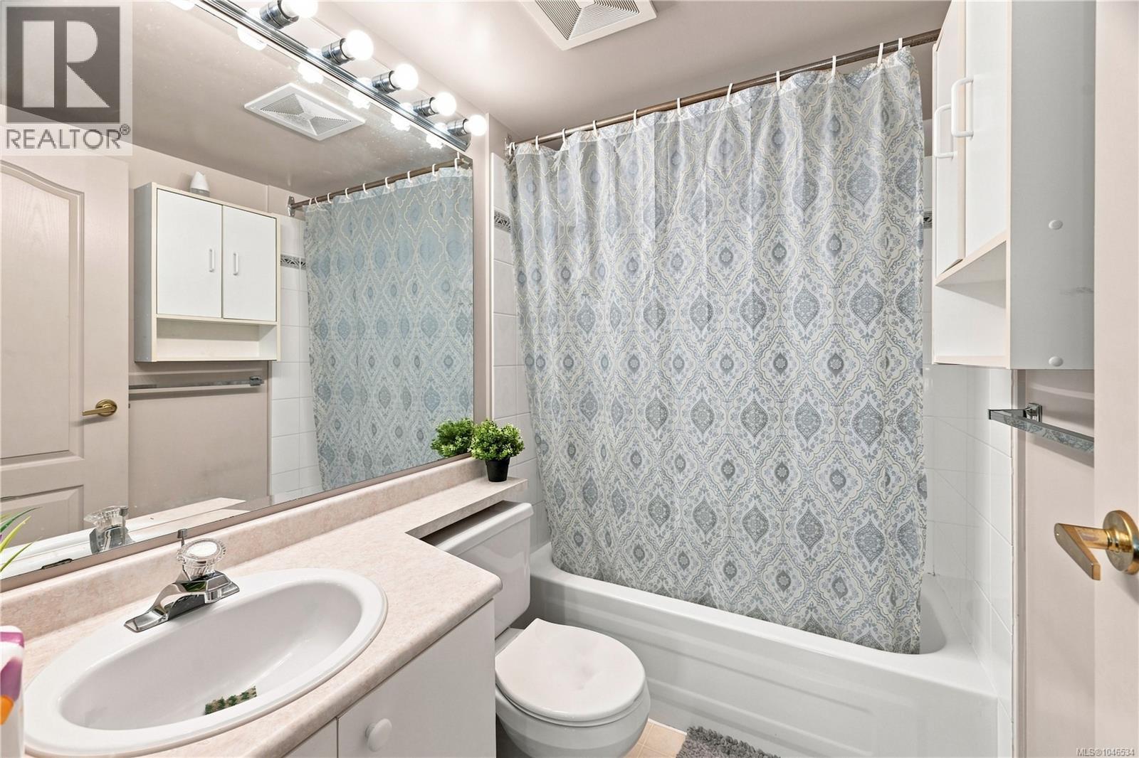 303 3700 Carey Rd, Saanich, British Columbia  V8Z 4C2 - Photo 11 - 1046534