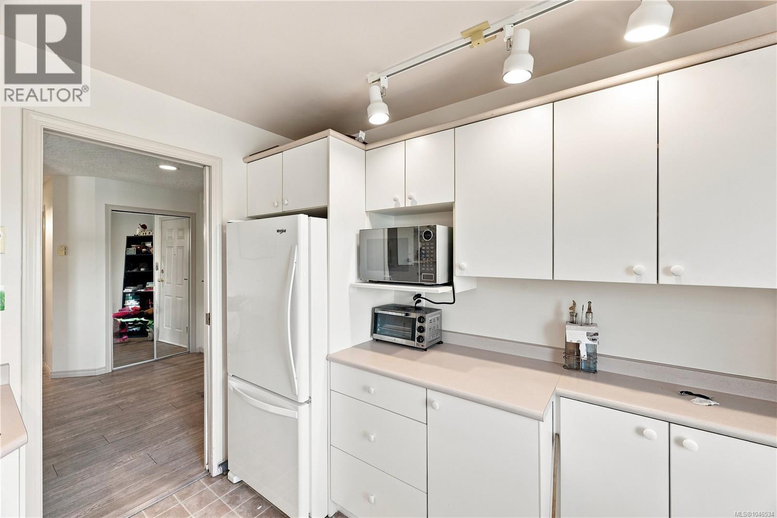 303 3700 Carey Rd, Saanich, British Columbia  V8Z 4C2 - Photo 7 - 1046534