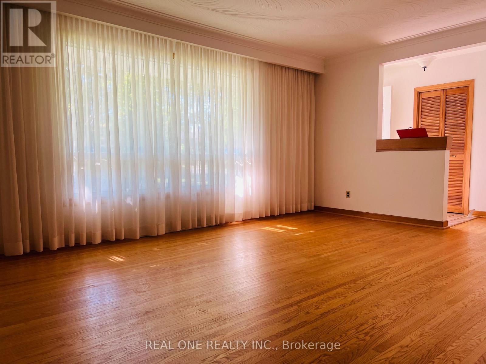 275 Parkview Avenue, Toronto, Ontario M2N 3Z3 - Photo 4 - C13678304