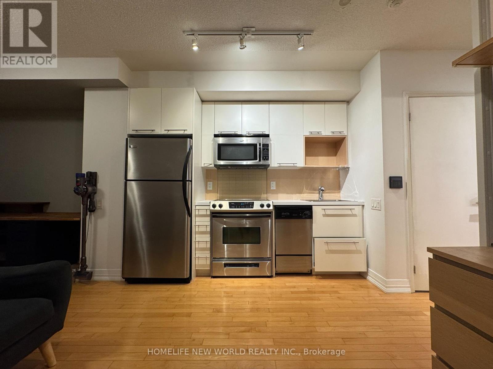 3008 - 21 Carlton Street, Toronto, Ontario  M5B 1L3 - Photo 13 - C13680368