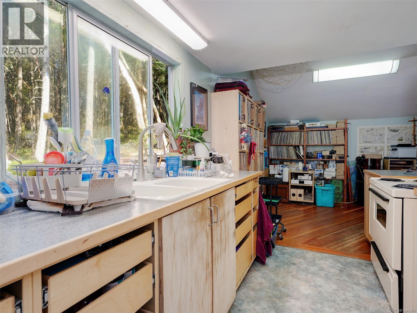 912 Finlayson Arm Rd, Highlands, British Columbia  V9B 6E6 - Photo 33 - 1045191