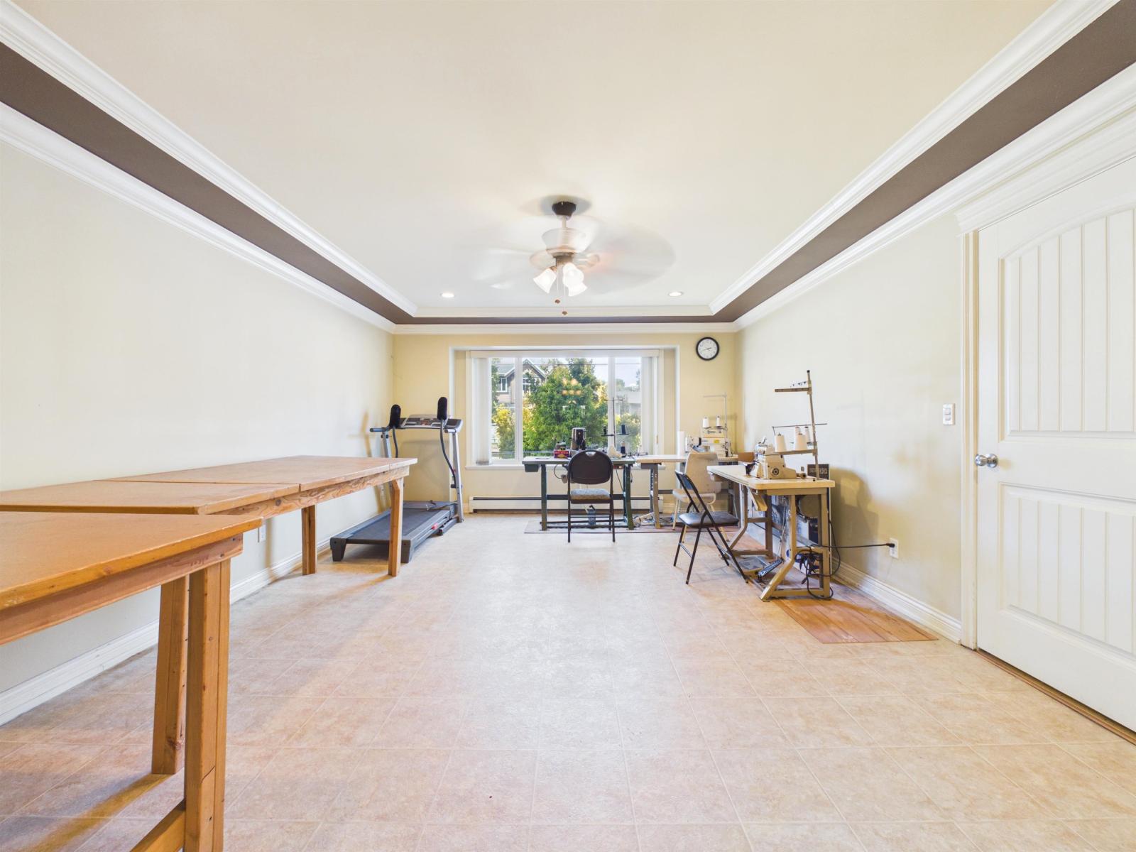 8690 E Tulsy Crescent, Surrey, British Columbia  V3W 7A4 - Photo 4 - R3156073