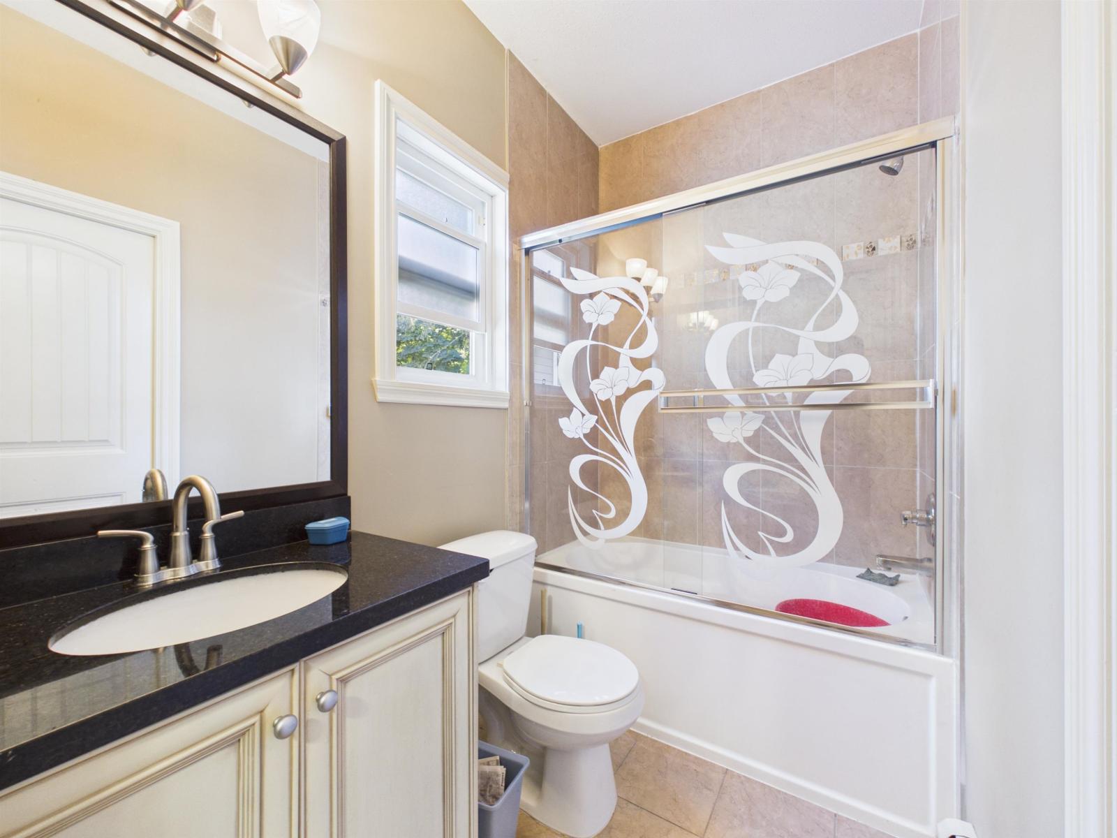 8690 E Tulsy Crescent, Surrey, British Columbia  V3W 7A4 - Photo 37 - R3156073