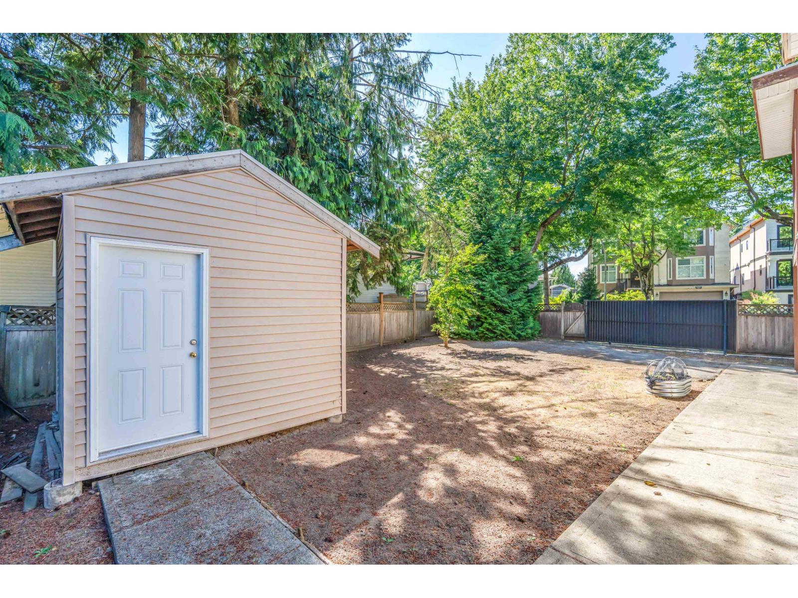 8690 E Tulsy Crescent, Surrey, British Columbia  V3W 7A4 - Photo 38 - R3156073