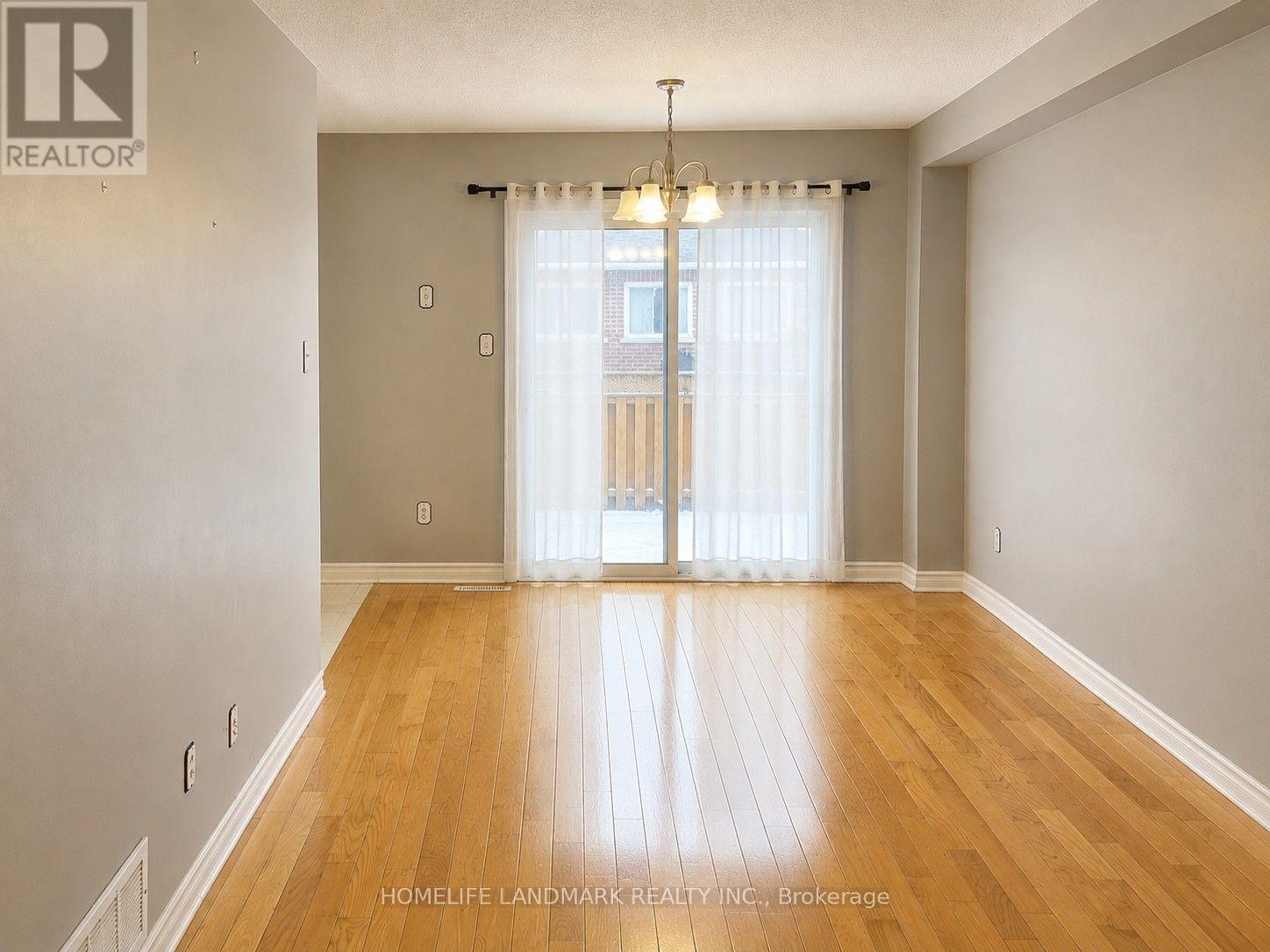 16 Torada Court, Brampton, Ontario  L7A 1H6 - Photo 4 - W13680388